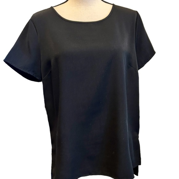 Forever 21 Top Black Bold Zip Back Blouse Short Sleeves size Large - Picture 1 of 13